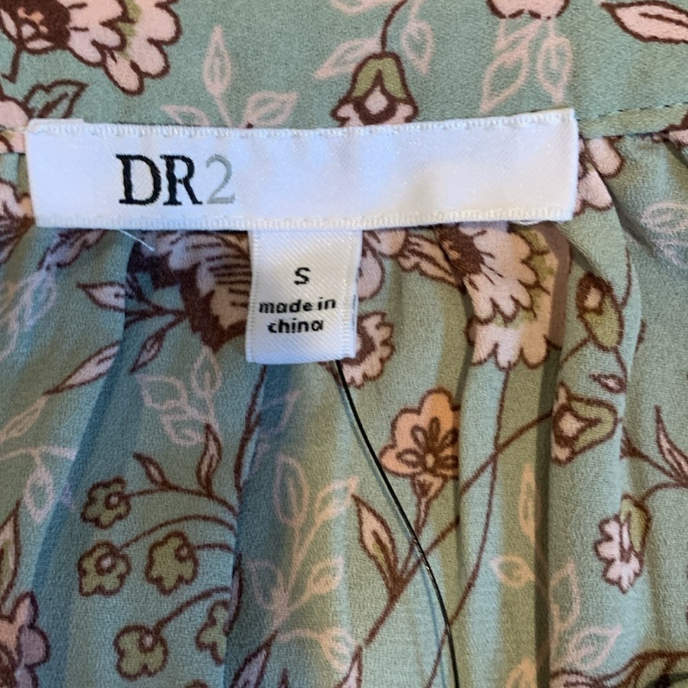 NWT - DR2 Shortsleeved Floral Top Size Small - Picture 12 of 16